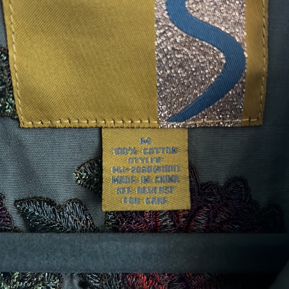 Embroidered Cropped Jacket - Picture 3 of 5